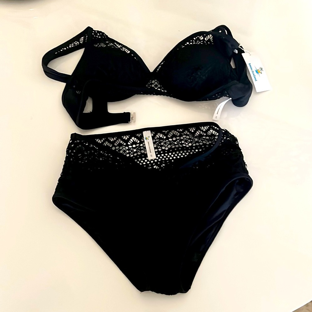 Beachsissi swim Small Mesh Top & Bottom. Never worn NWT